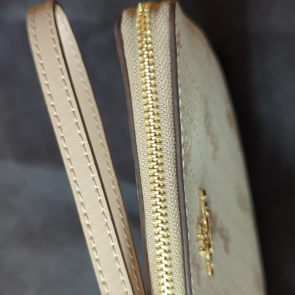 Coach Horse And Carriage Wristlet - Picture 3 of 7